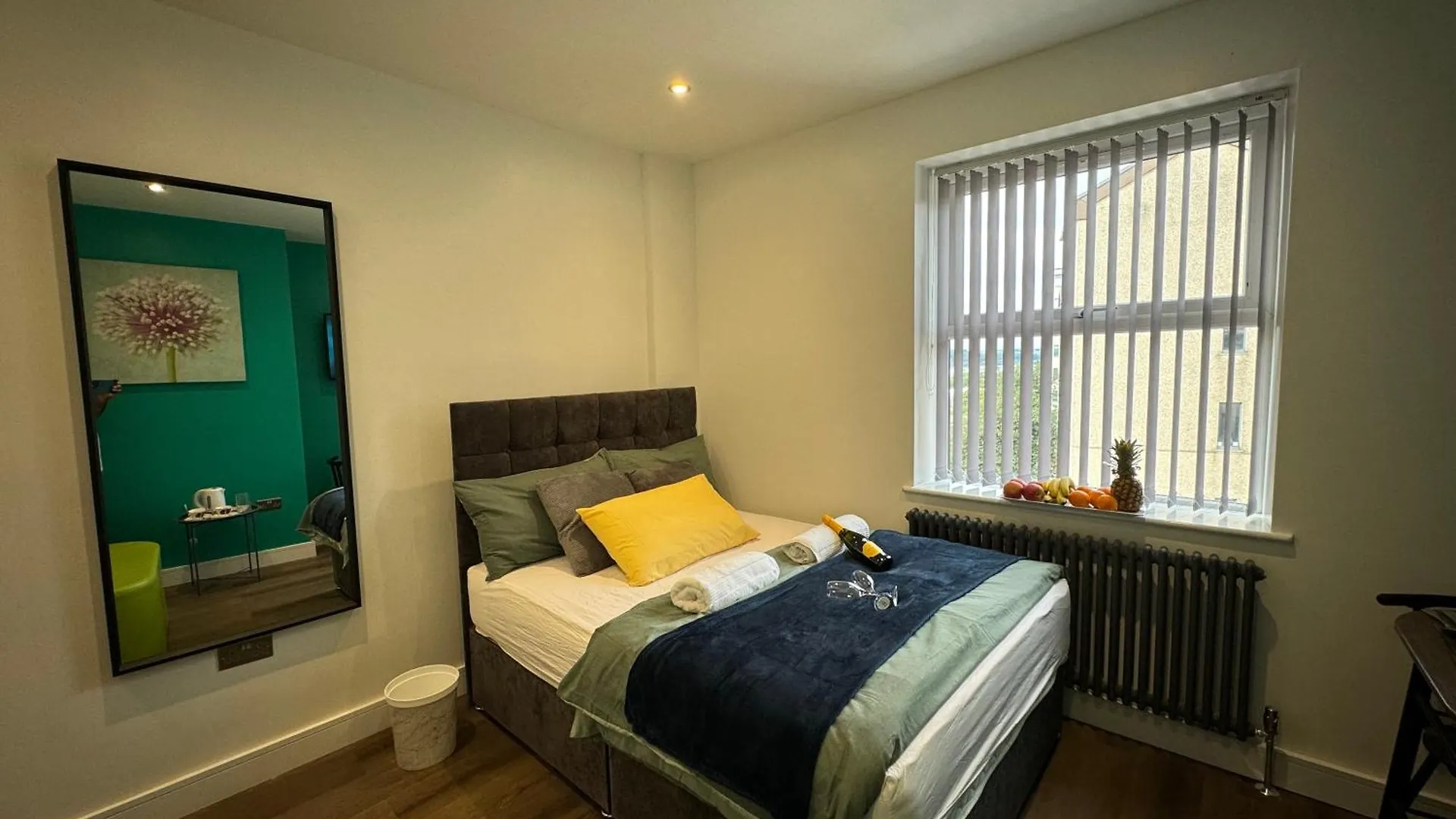 Entire Luxury Southgate House Villa Elland