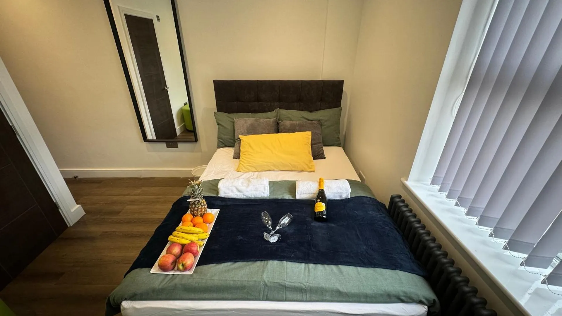 Entire Luxury Southgate House Villa Elland 0*,  United Kingdom
